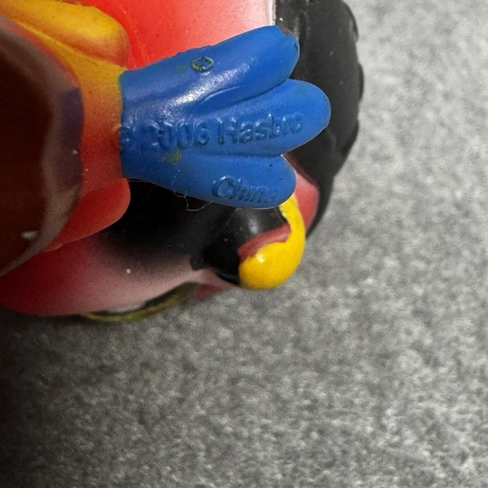 Littlest Pet Shop 331 Red Pirate Parrot Bird Green Eye Patch Blue Tail LPS